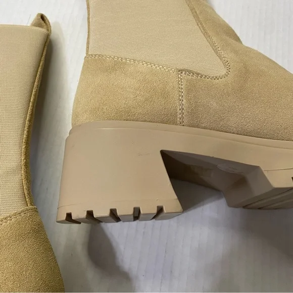 Steve Madden Womens Size 8 Chelsea Boots Beige Hesitant Round Toe Block Heel - Picture 3 of 9